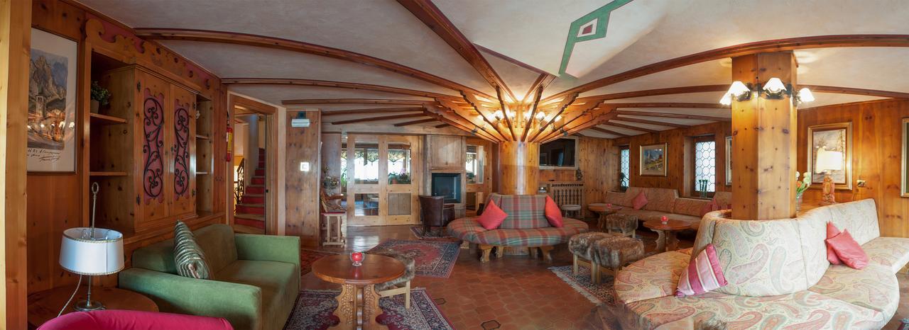 Hotel Da Compagnoni بيريوِل تْشيرفينيا المظهر الخارجي الصورة